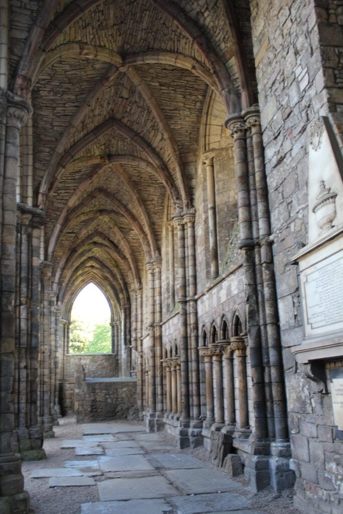 Abadia de Holyrood, un lugar imprescindible que ver en Edimburgo