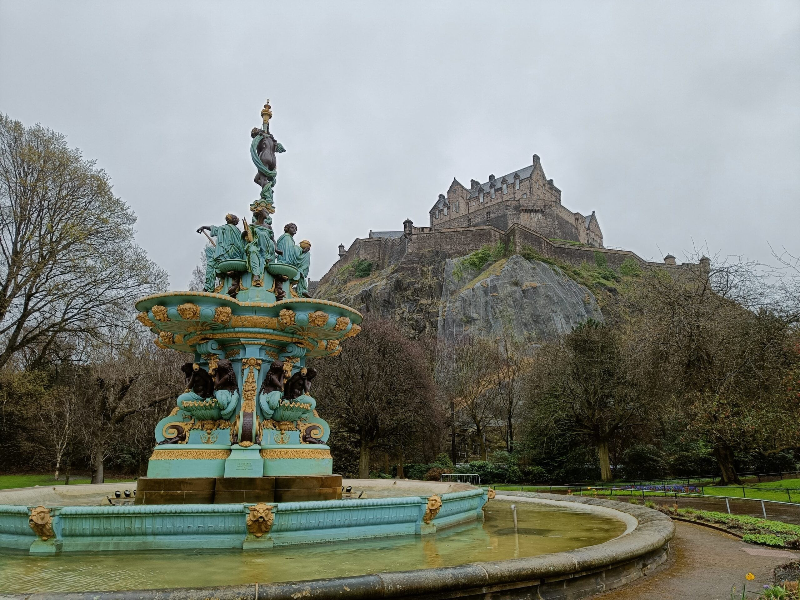 Castillo Edimburgo desde Ross Fountain