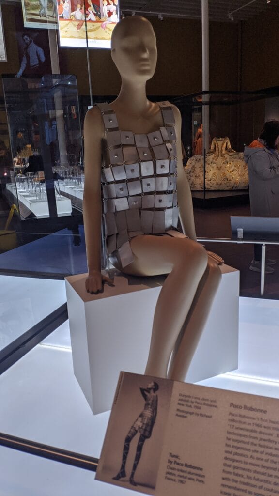 Vestido Paco Rabanne Museo Nacional de Escocia