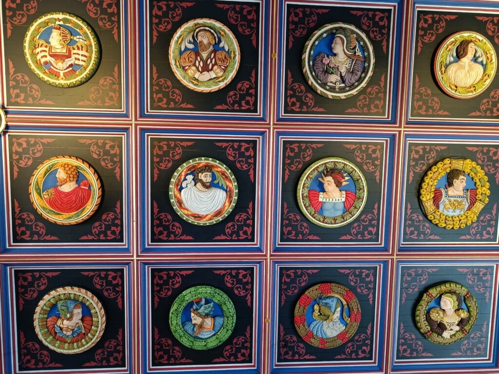 Stirling Heads Salón Rey Stirling Heads Salón Rey