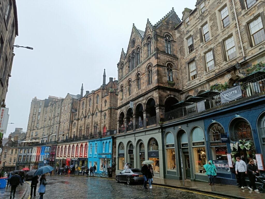 Qué ver en Edimburgo en 3 días: Victoria Street