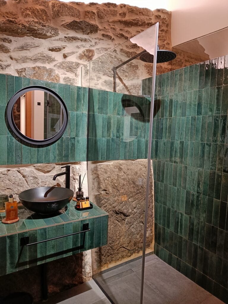 Baño alojamiento Casiñas do Sil Ribeira Sacra