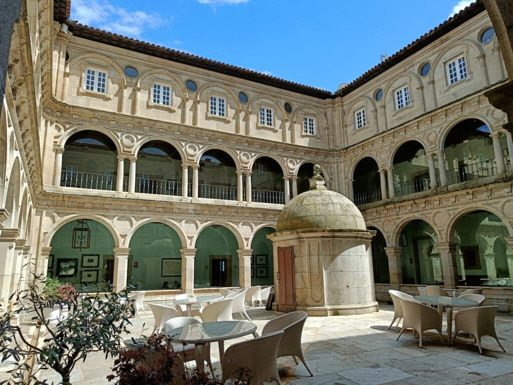 Claustro Parador Monforte de Lemos