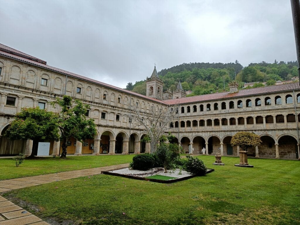 Claustro de los Caballeros Monasterio Santo Estevo de Ribas de Sil