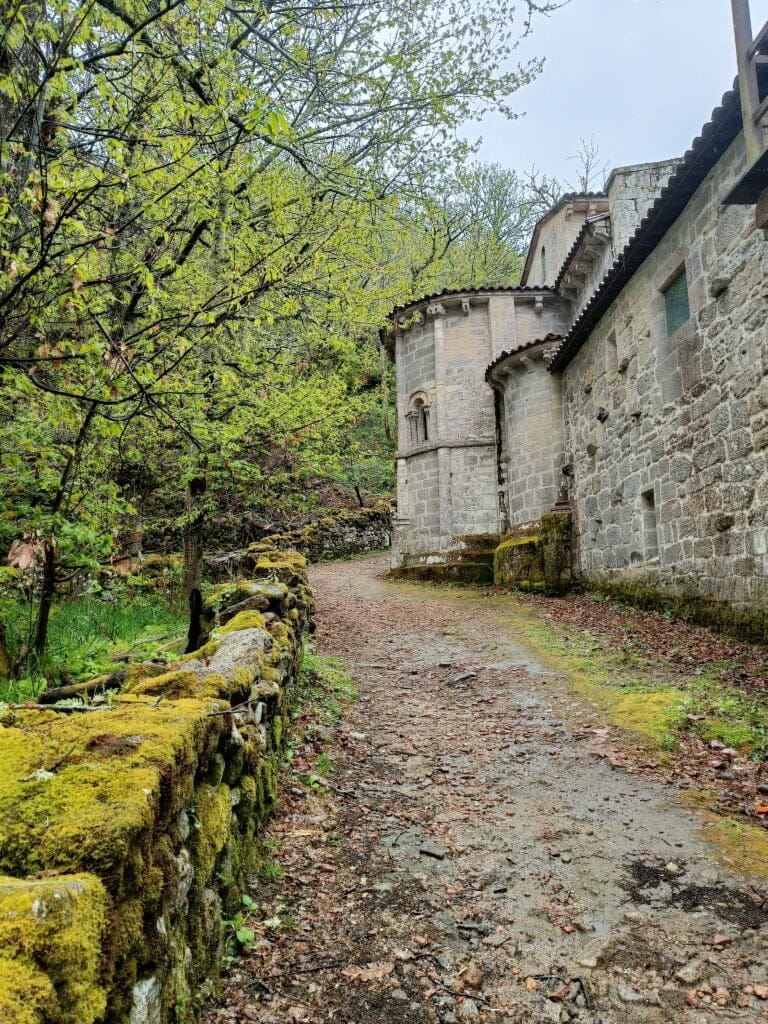 Exterior Monasterio Santa Cristina de Ribas de Sil
