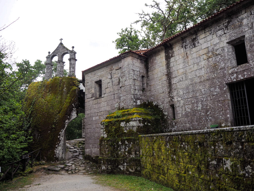 Monasterio San Pedro de Rocas Ribeira Sacra