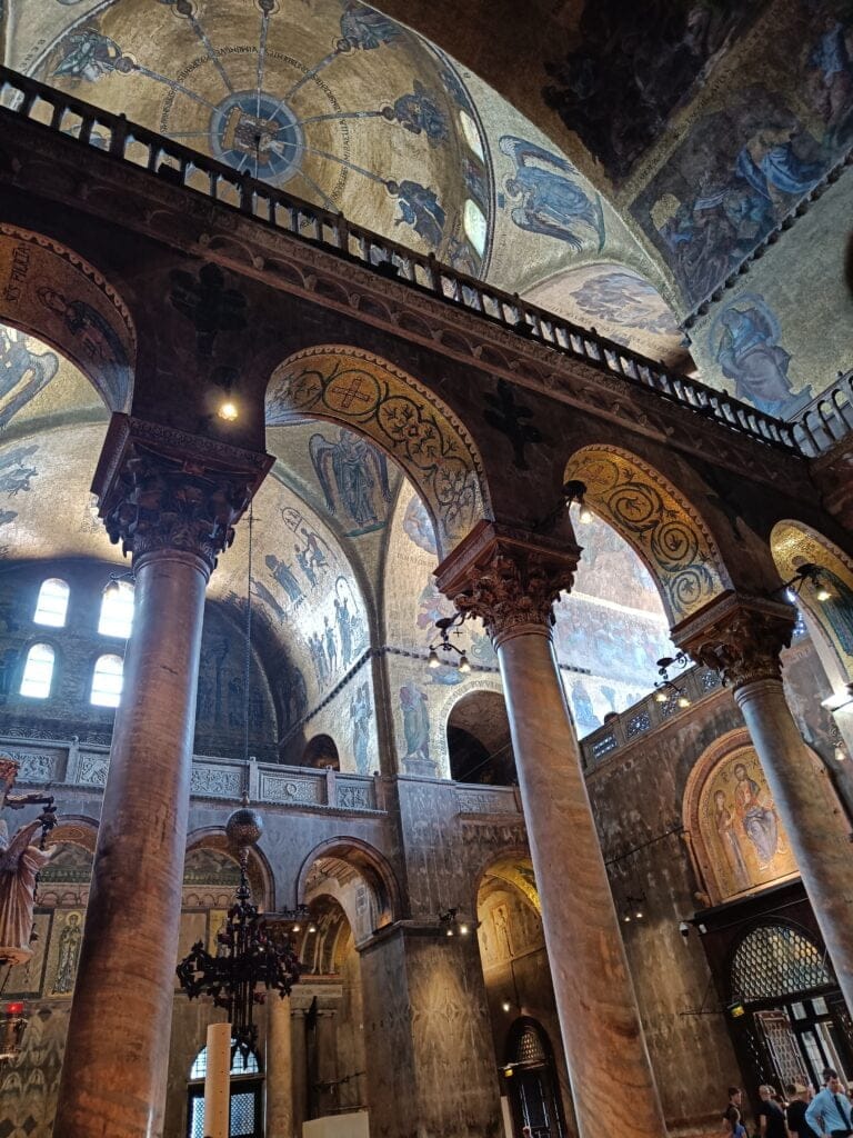 Interior Basílica San Marcos Venecia