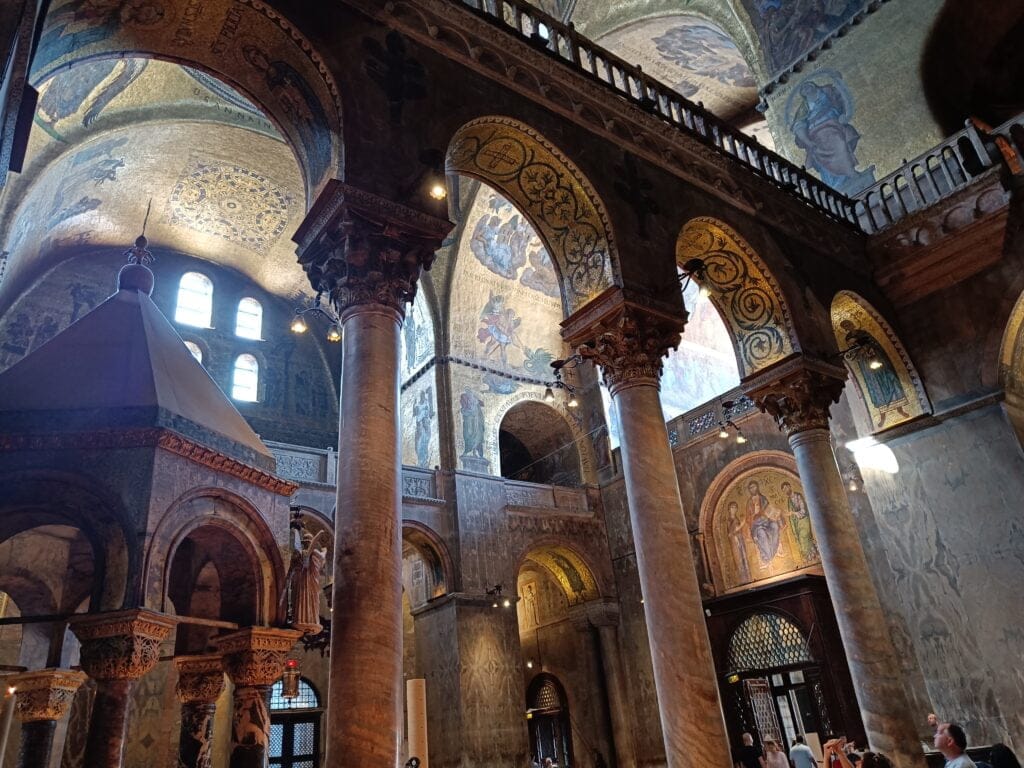 Interior Basílica San Marcos Venecia