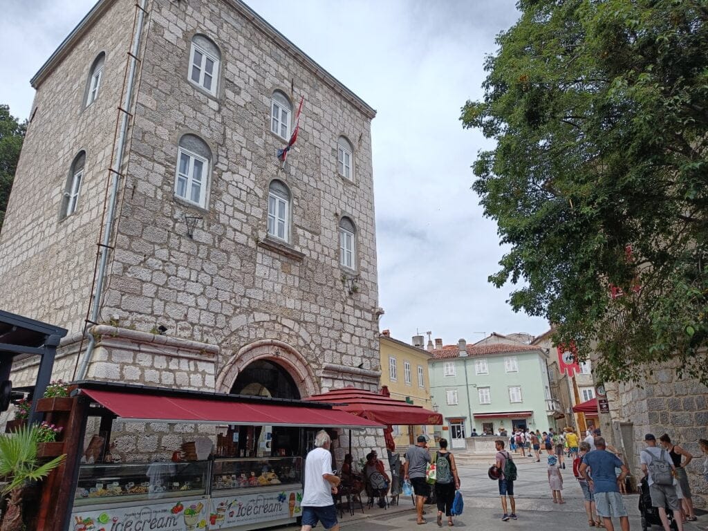Torre Vela Placa Krk