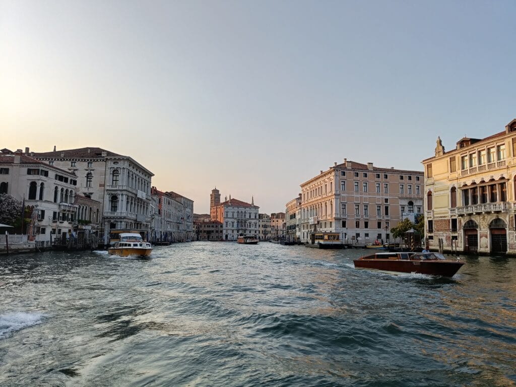 Paseo en barco barato Venecia