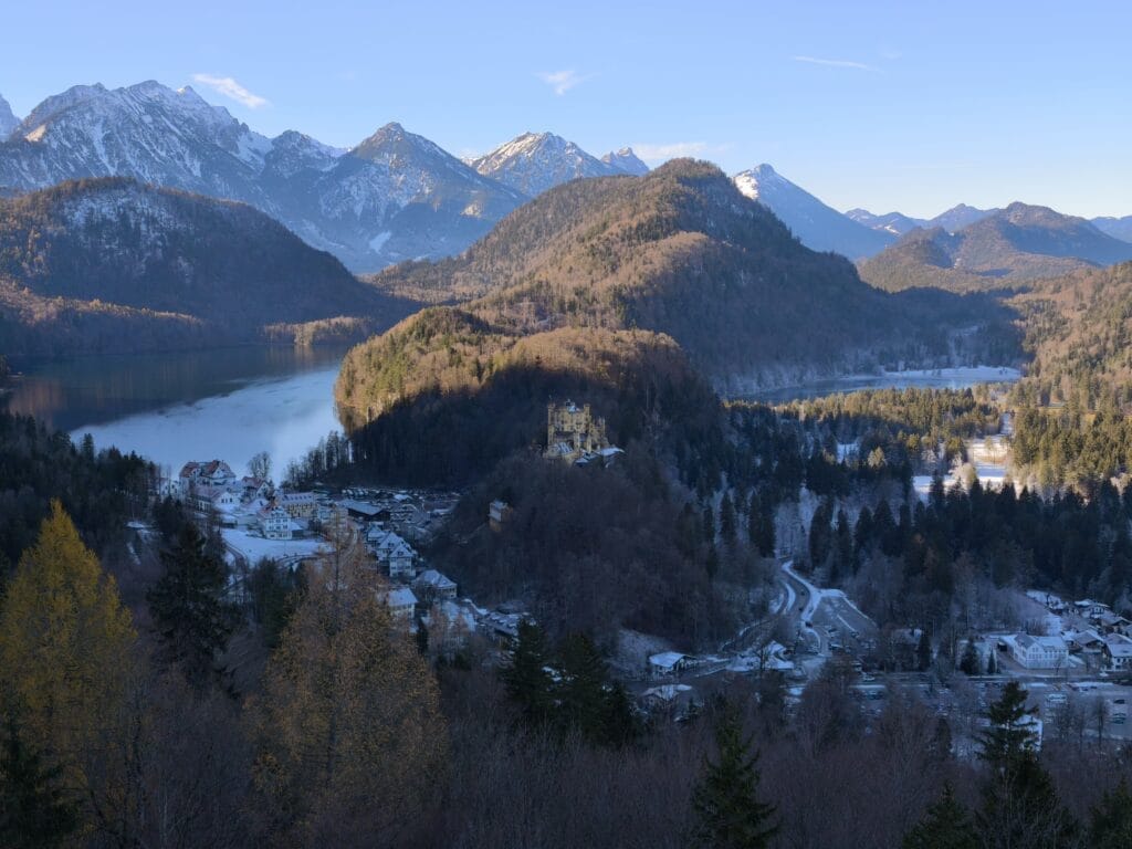 Castillo de Neuschwanstein por dentro: vistas a los Alpes y al Castillo de Hohenschwangau