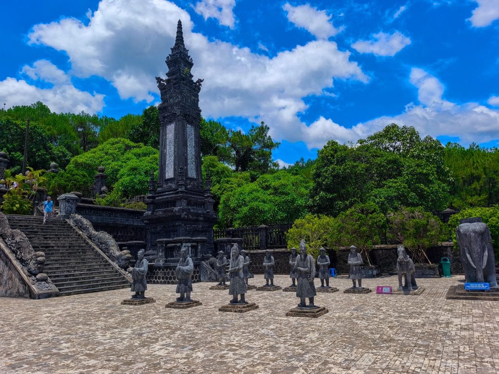Qué ver en Vietnam tumbas emperadores Hue