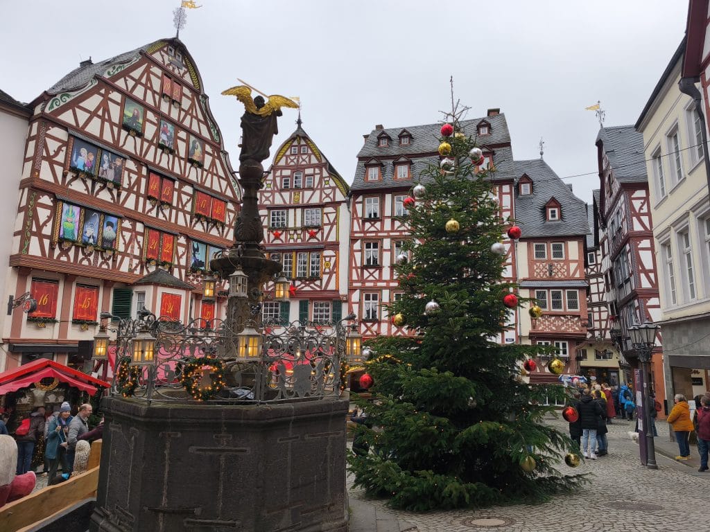 Bernkastel-Kues pueblo más bonito del Valle del Mosela