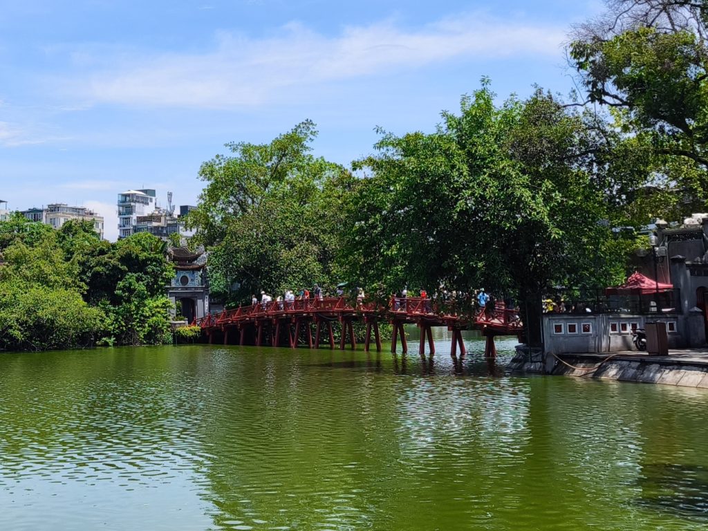 Qué ver en Hanoi Lago Hoan Kiem