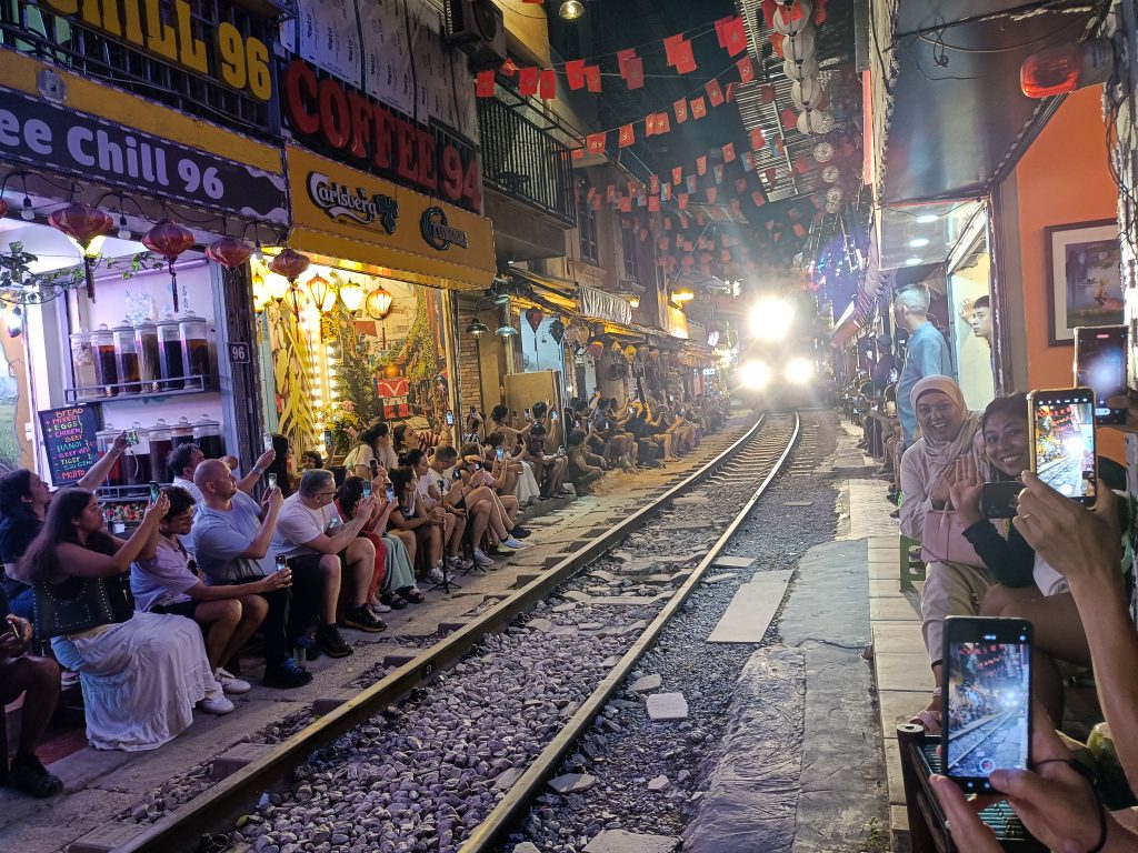Train Street una de las mejores cosas que ver en Hanoi